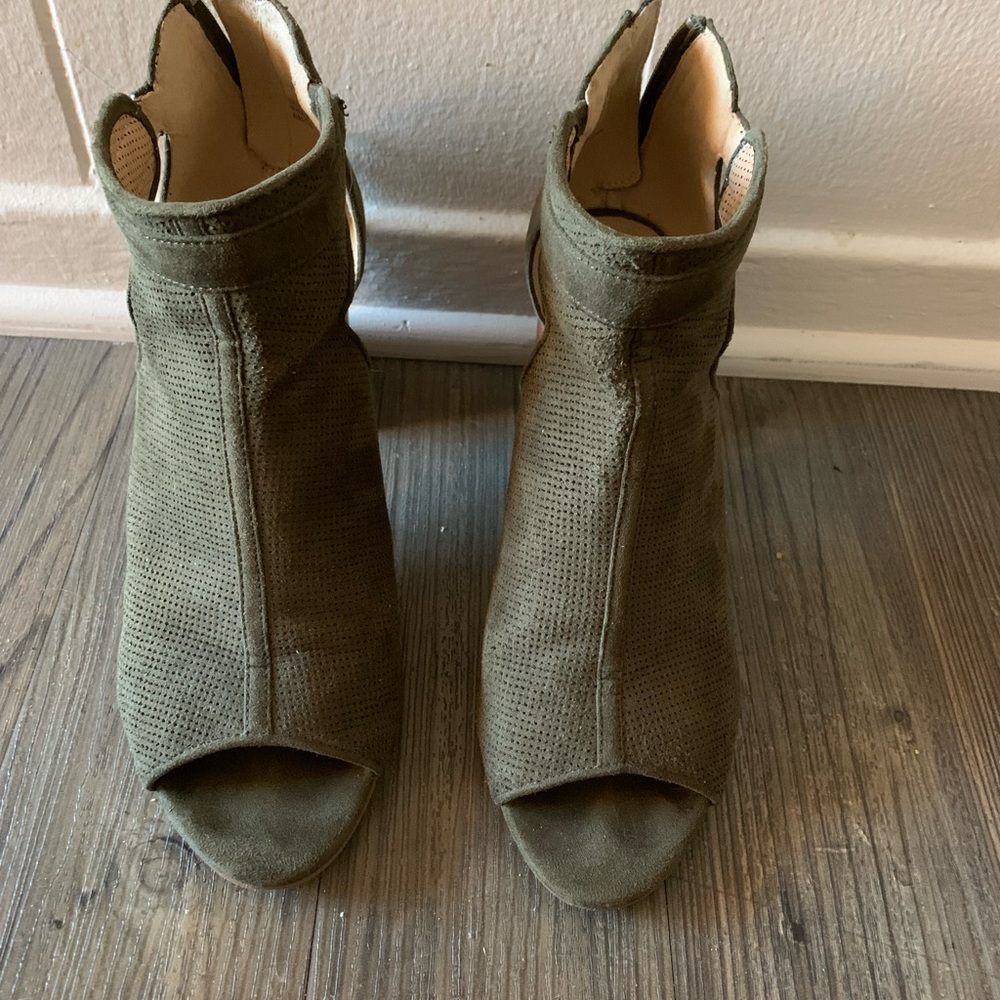 Olive Peep-Toe Chunky Heel